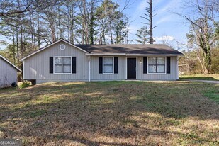 8877 Burnham Way in Jonesboro, GA - Building Photo