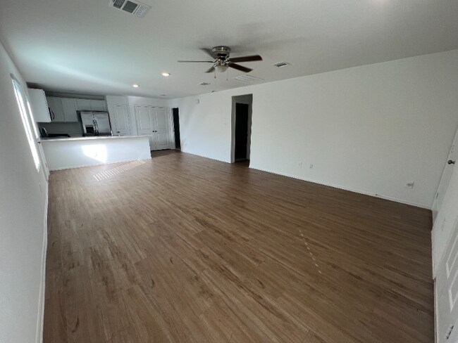 314 Hbr Bnd Ct in Willis, TX - Foto de edificio - Building Photo