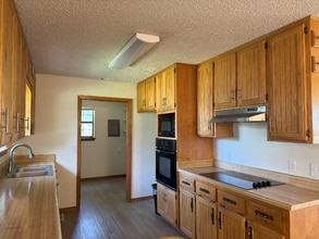 1470 Klenc Rd in Springdale, AR - Building Photo - Building Photo