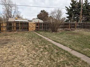 470 S Pierson ST in Lakewood, CO - Foto de edificio - Building Photo