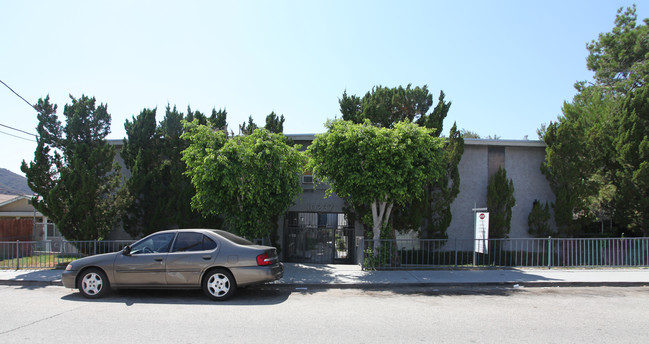 Fernglen-10237 in Tujunga, CA - Foto de edificio - Building Photo