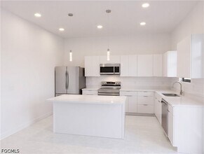 4333 NW 34th Ln in Cape Coral, FL - Building Photo - Building Photo