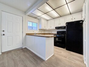 40215 Harris Ln in Palm Desert, CA - Building Photo - Building Photo