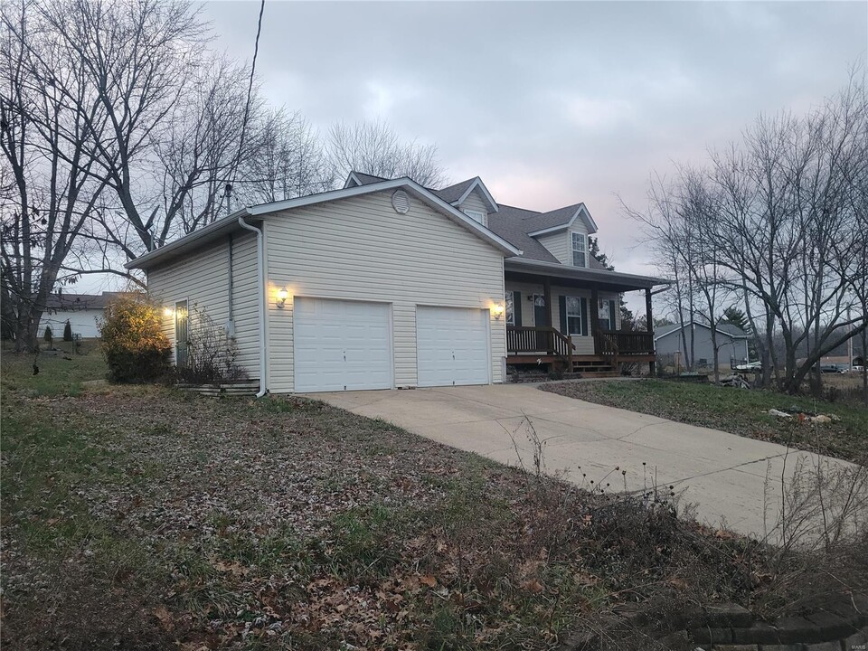 531 Lakeshore Dr in St. Clair, MO - Building Photo