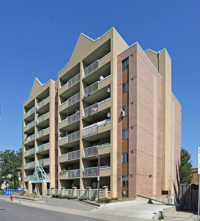 Central Place in Hamilton, ON - Building Photo