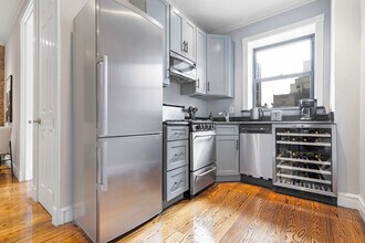 249 E 48th St in New York, NY - Building Photo - Building Photo