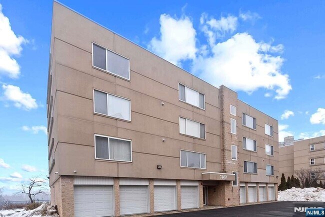 7400 JFK Blvd E in North Bergen, NJ - Building Photo - Building Photo