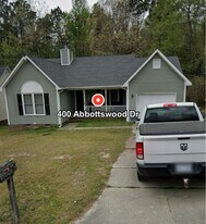 400 Abbottswood Dr in Fayetteville, NC - Building Photo