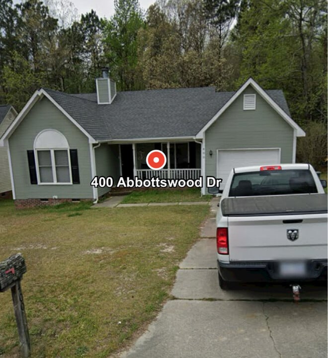 400 Abbottswood Dr in Fayetteville, NC - Building Photo