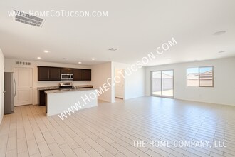 8558 W Jackdaw Ct in Tucson, AZ - Building Photo - Building Photo