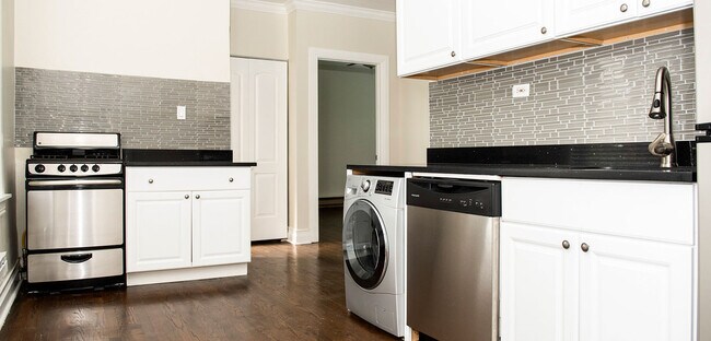 648 W Roscoe St, Unit 648.5 #3N 1 Bed