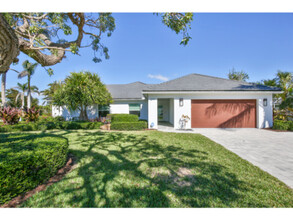 577 S Spoonbill Dr in Sarasota, FL - Building Photo - Building Photo