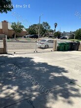 45016 8th St E in Lancaster, CA - Building Photo - Building Photo