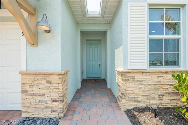 property at 299 Tamarindo Ln
