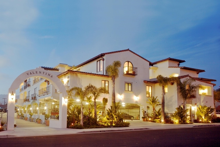 The Valentina in Pismo Beach, CA - Foto de edificio