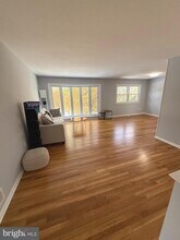 1716 Pine Valley Dr in Vienna, VA - Building Photo - Building Photo