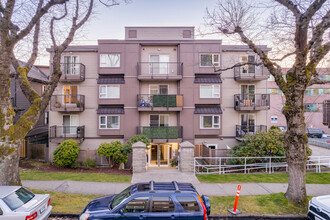 2525 Birch St in Vancouver, BC - Building Photo - Building Photo