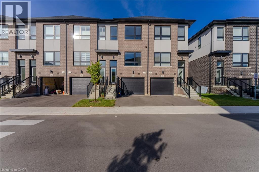 720 Grey St in Brantford, ON - Building Photo