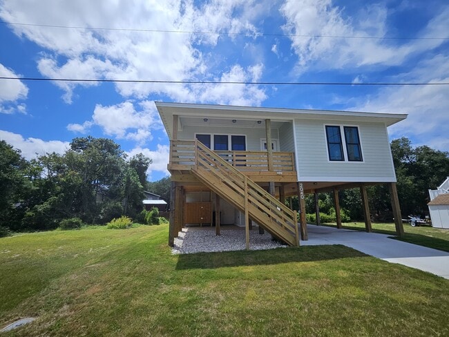 2040 Smithfield St in Kill Devil Hills, NC - Building Photo - Building Photo