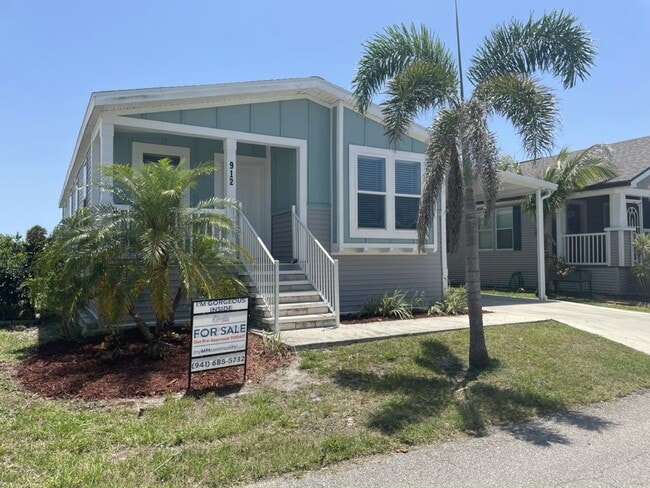 property at 912 Freeport W