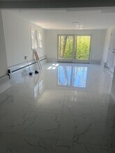 90 Quaker Path in Stony Brook, NY - Building Photo - Building Photo