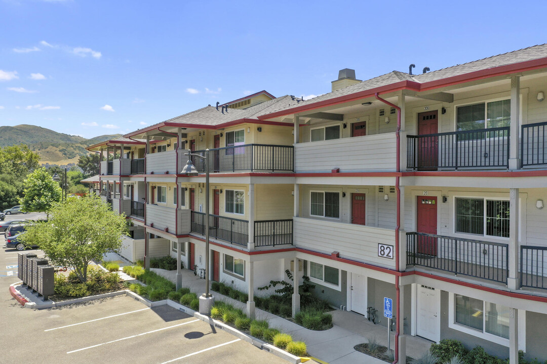 Avenue Heights Apartments Building 1 in Buellton, CA - Foto de edificio