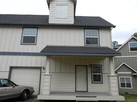 1760 NE Lotus Dr in Bend, OR - Building Photo