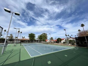 2353 E Miramonte Cir in Palm Springs, CA - Building Photo - Building Photo
