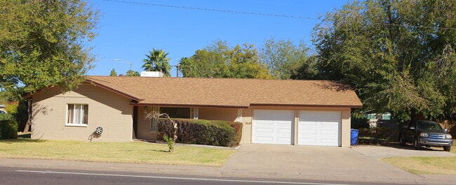 2005 S College Ave in Tempe, AZ - Foto de edificio - Building Photo