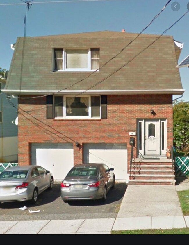 527 Stuyvesant Ave Rentals in Lyndhurst, NJ
