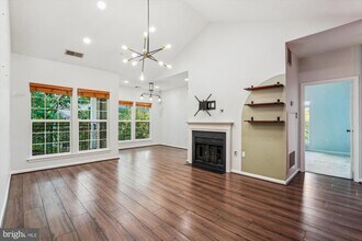 4138 Fountainside Ln in Fairfax, VA - Building Photo - Building Photo