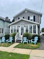 31 Lawrence Ave in Milford, CT - Building Photo