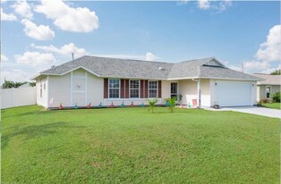 626 SW 25th Terrace in Cape Coral, FL - Building Photo