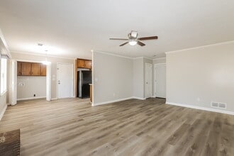 2117 Tiffany Trail in Lithonia, GA - Building Photo - Building Photo