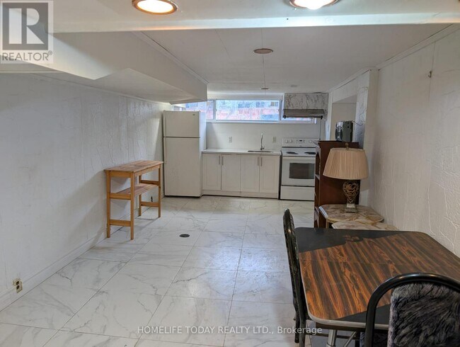 property at 170 Magnolia Ave