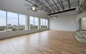 230 W Alabama St in Houston, TX - Foto de edificio - Building Photo