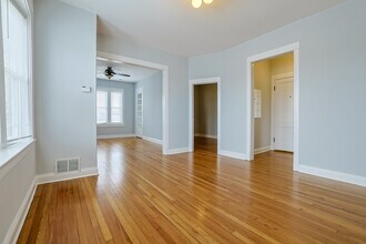 4413 W Montrose Ave in Chicago, IL - Building Photo - Building Photo