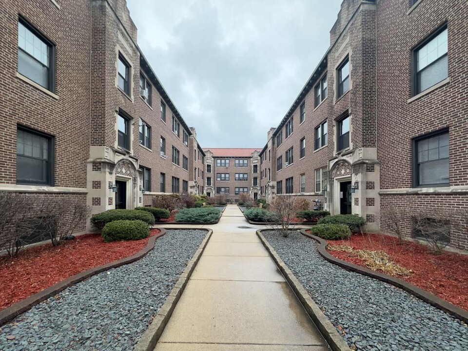 1322 Oak Ave in Evanston, IL - Building Photo