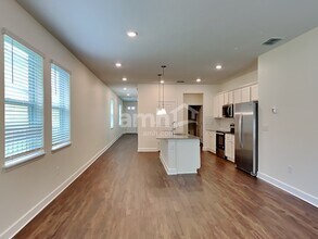 1125 Walden Pond Dr in Plant City, FL - Building Photo - Building Photo