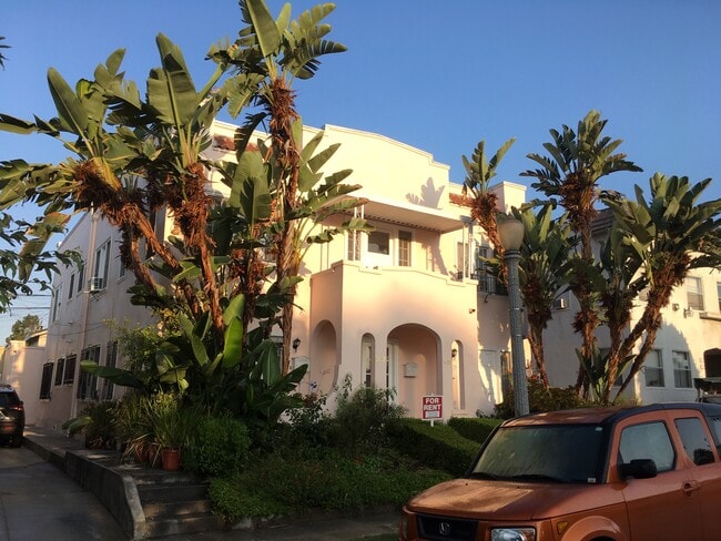 507 N Norton Ave, Unit 507 1/2