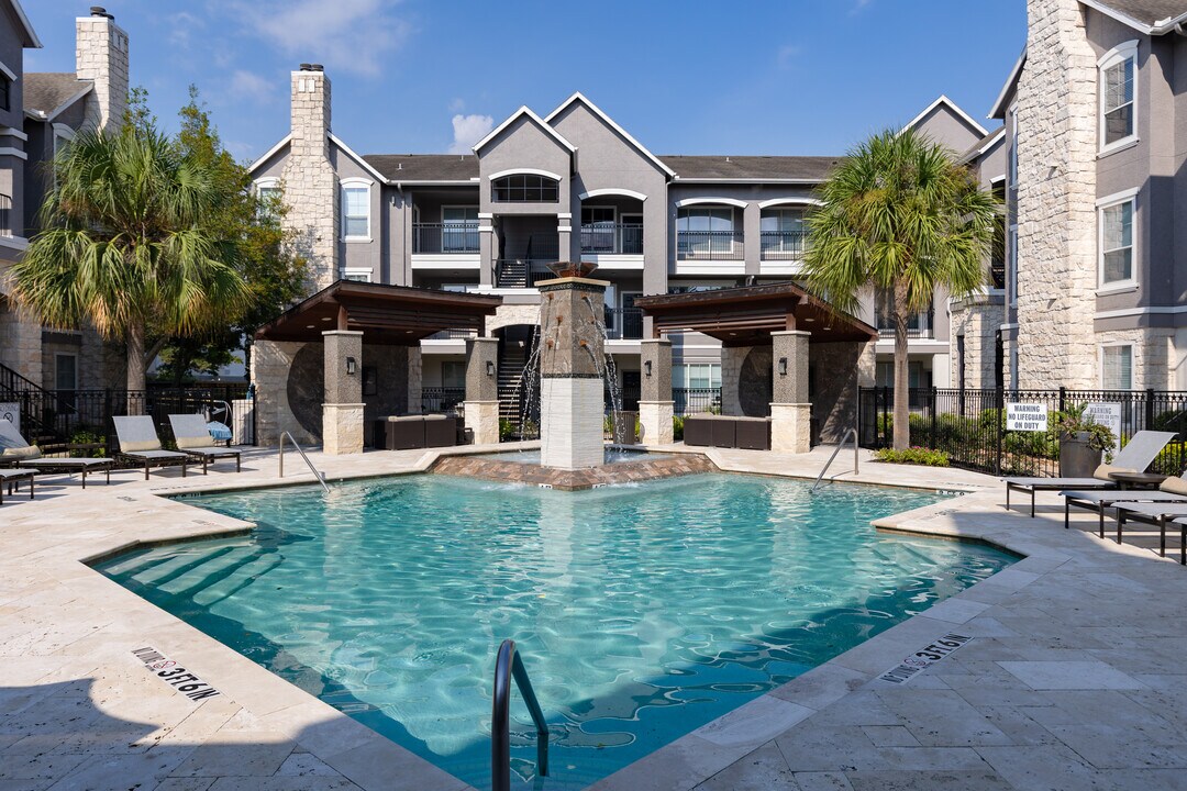 Retreat at Westpark in Houston, TX - Building Photo