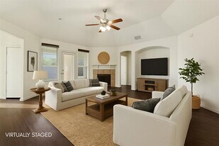 2917 Savill Garden Dr in Denton, TX - Building Photo