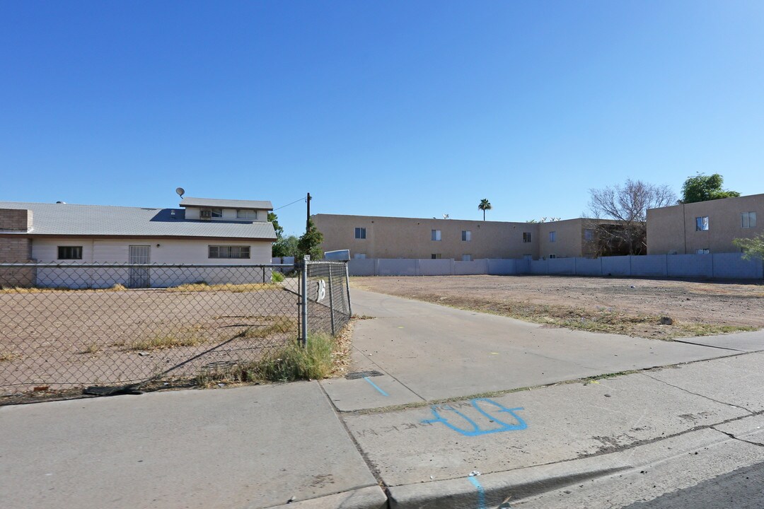 The Local Apartments - Phase II in Tempe, AZ - Building Photo
