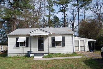 2242 Lawson Way in Chamblee, GA - Building Photo - Building Photo