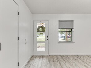 906 E Comanche St in Norman, OK - Building Photo - Building Photo