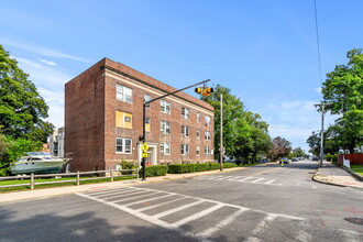 208 Main St in Medford, MA - Building Photo - Building Photo