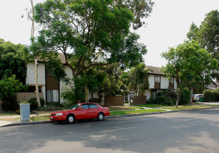 855 N Lemon St in Orange, CA - Building Photo - Building Photo