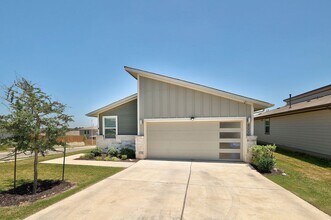 8000 City Top Blvd in Austin, TX - Building Photo - Building Photo