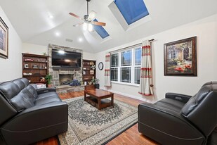 643 Northfield Ln in Harleysville, PA - Building Photo