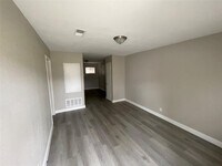 7817 Glass St photo'